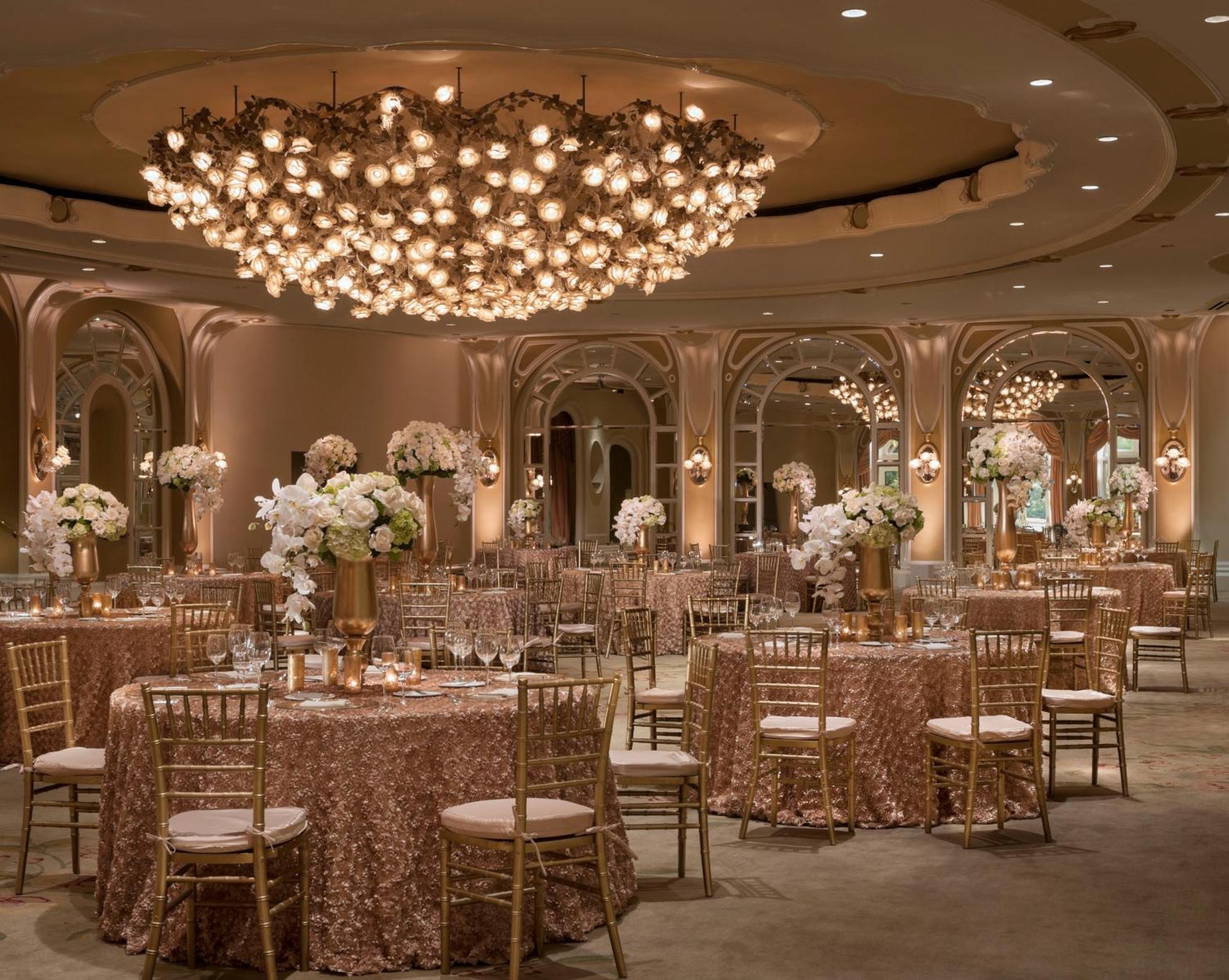 The Beverly Hills Hotel - Dorchester Collection — Photos 1